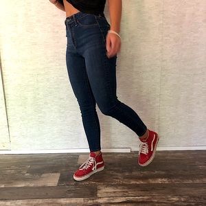 Size 4 Universal Thread Skinny Jeans